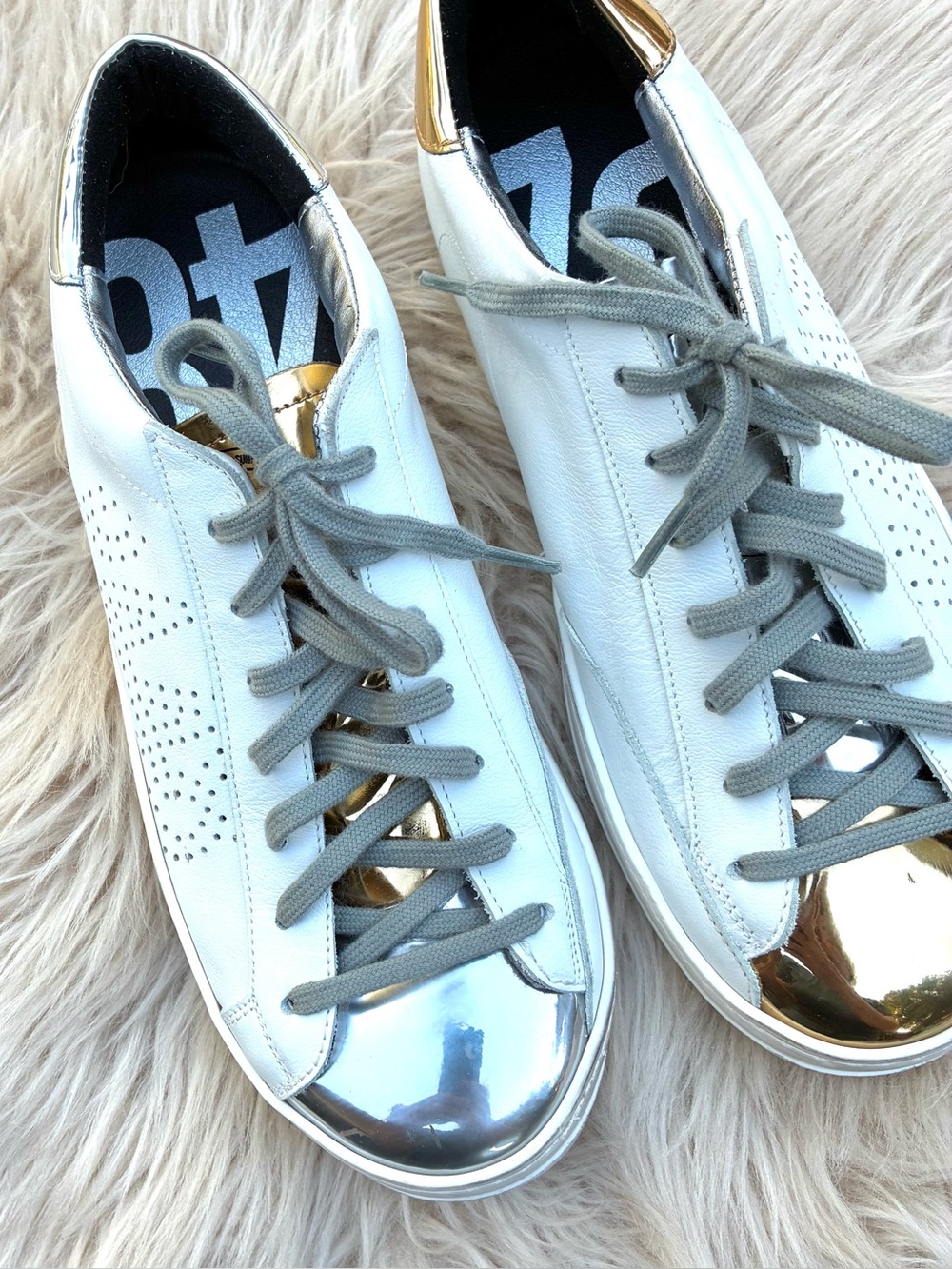 P448 Silver Gold EUC White Leather Sneakers Sz 39, 9 US - Picture 2 of 13